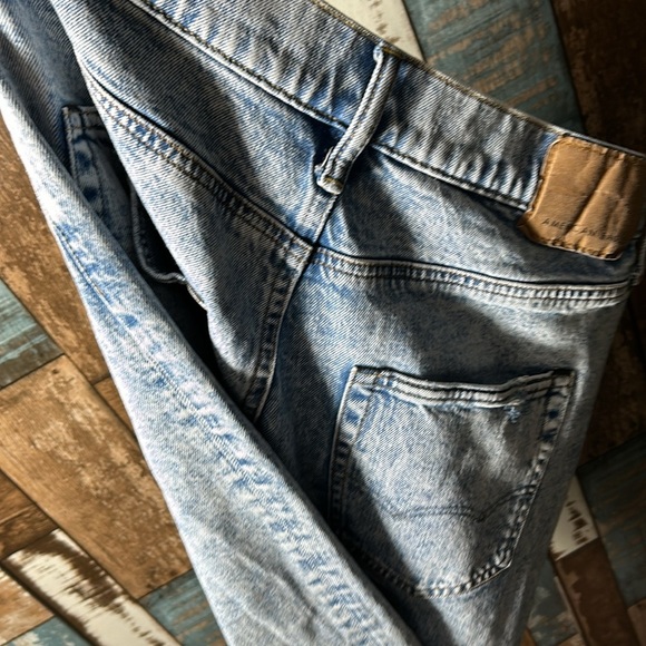 American Eagle flex 29x30 acid washed high waisted jeans - Picture 14 of 16